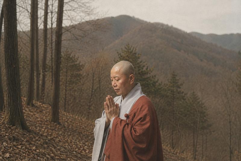 네 번째 스님 활동 모습